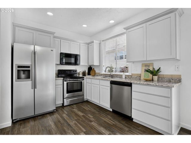 38417 REDWOOD St, Sandy, OR 97055