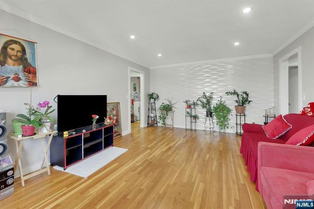 2 Carlen Court, Fairview, NJ 07022