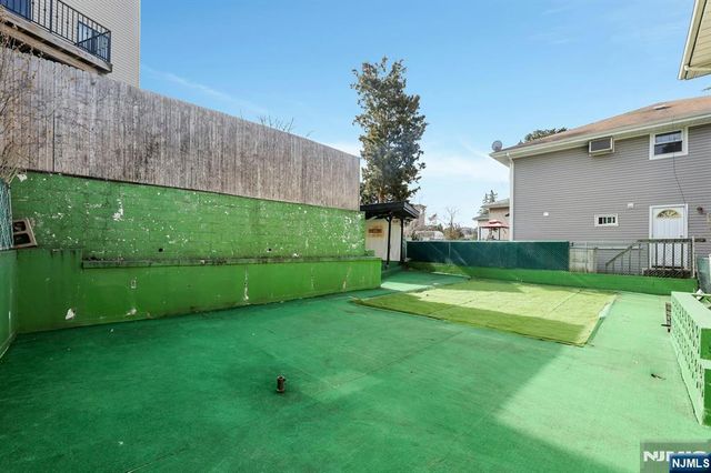 2 Carlen Court, Fairview, NJ 07022