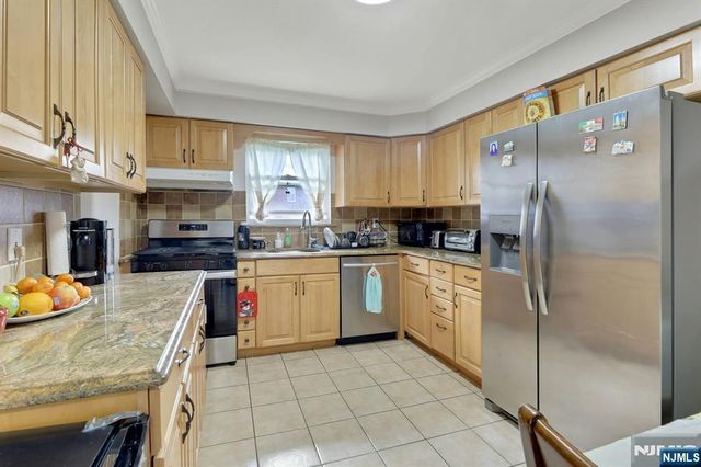 2 Carlen Court, Fairview, NJ 07022