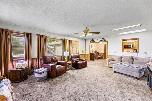 4733 Bond Street, Shawnee, KS 66203