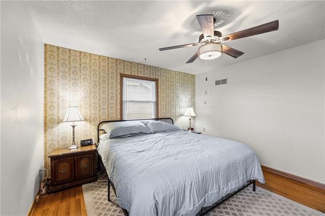4733 Bond Street, Shawnee, KS 66203