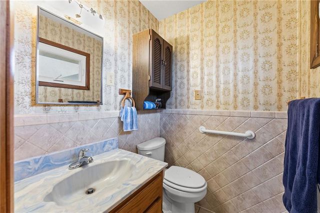 4733 Bond Street, Shawnee, KS 66203