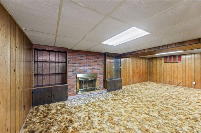 4733 Bond Street, Shawnee, KS 66203