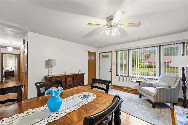 4733 Bond Street, Shawnee, KS 66203