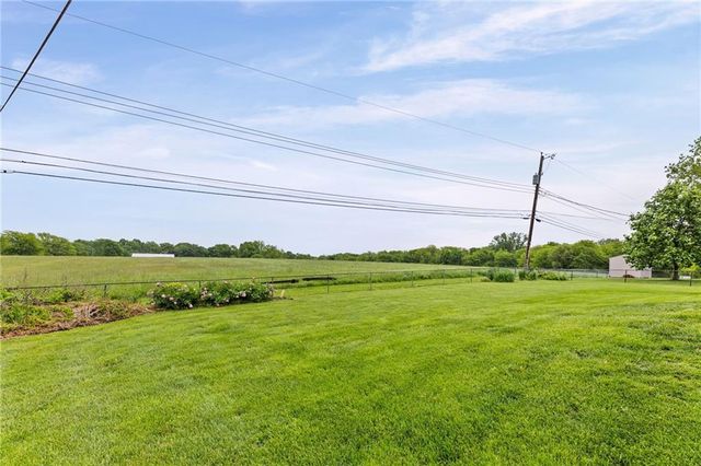 4733 Bond Street, Shawnee, KS 66203