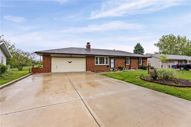 4733 Bond Street, Shawnee, KS 66203