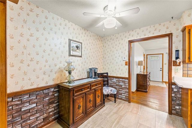 4733 Bond Street, Shawnee, KS 66203