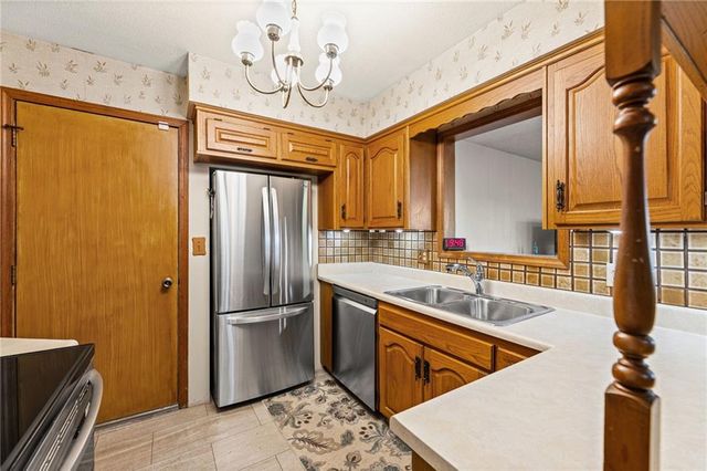 4733 Bond Street, Shawnee, KS 66203
