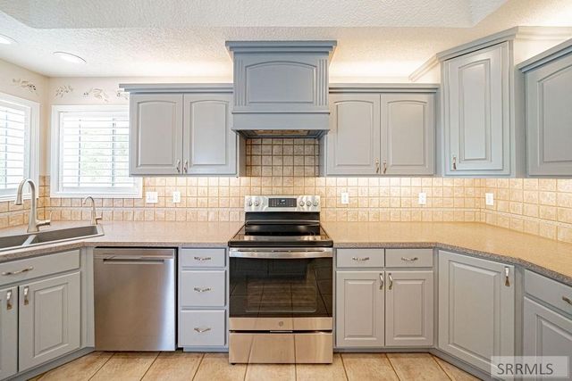 3886 Taylorview Lane, Idaho Falls, ID 83406