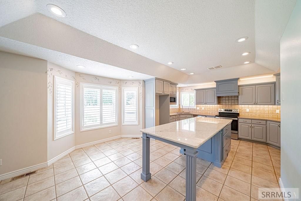 Image 12 of property listing at 3886 Taylorview Lane, Idaho Falls, ID 83406