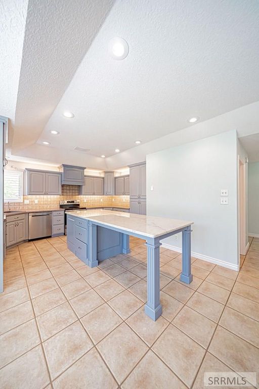 Image 14 of property listing at 3886 Taylorview Lane, Idaho Falls, ID 83406