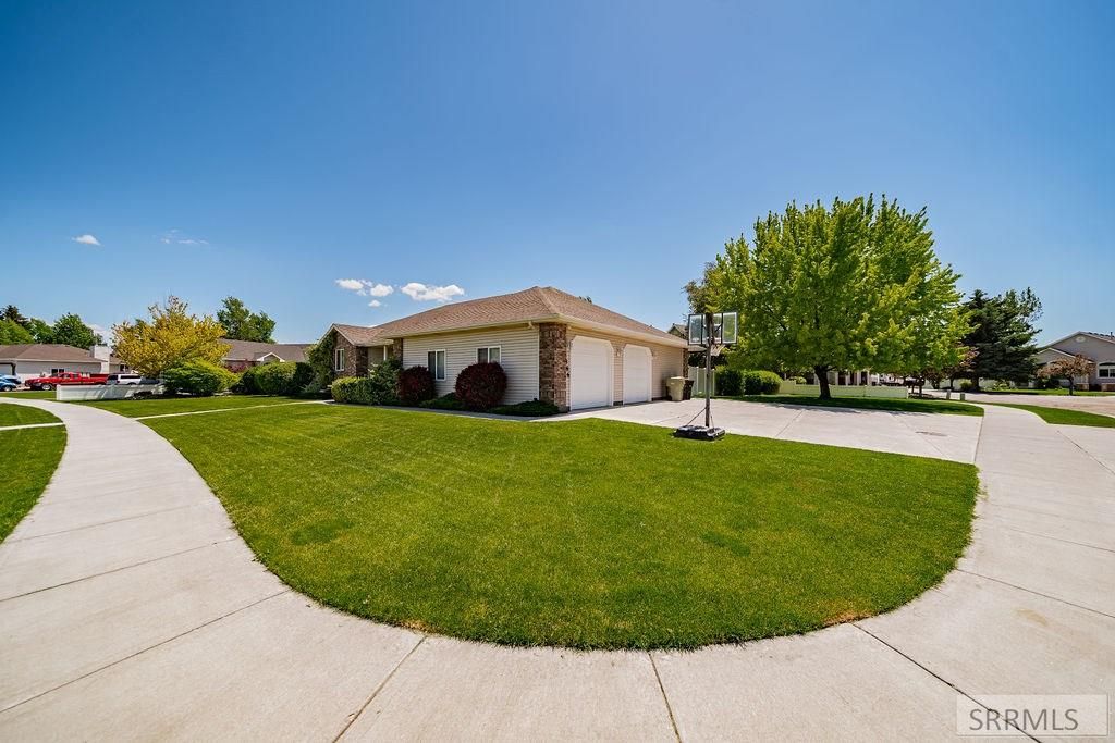 Image 3 of property listing at 3886 Taylorview Lane, Idaho Falls, ID 83406
