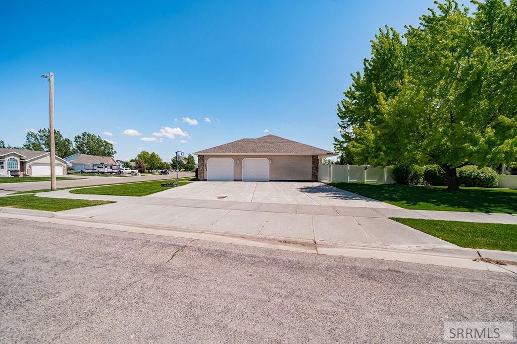 Image 4 of property listing at 3886 Taylorview Lane, Idaho Falls, ID 83406