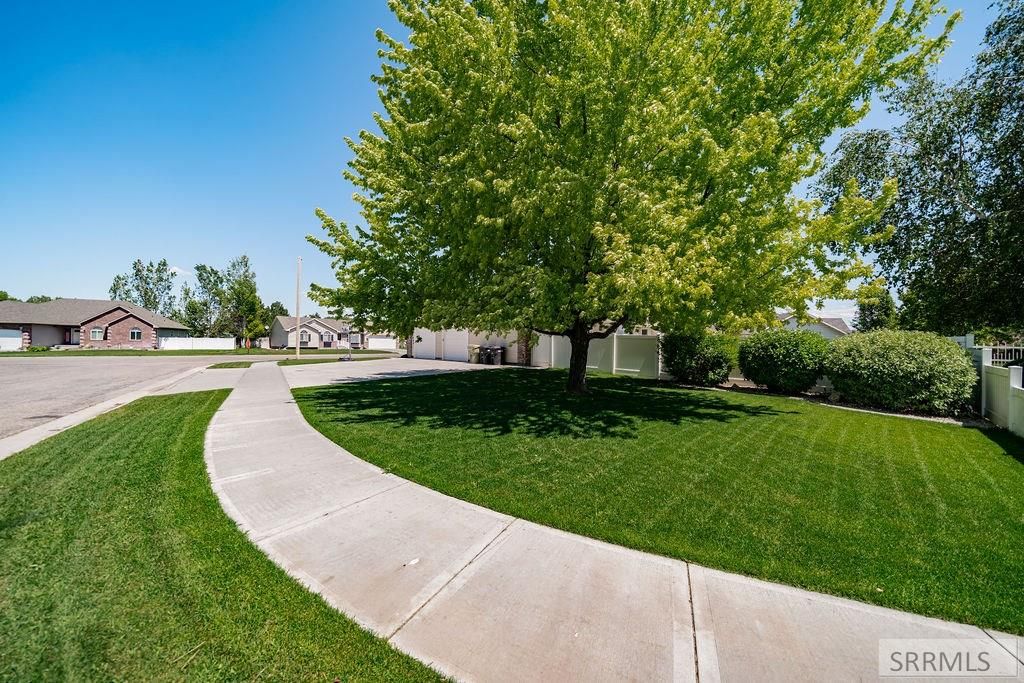 Image 5 of property listing at 3886 Taylorview Lane, Idaho Falls, ID 83406