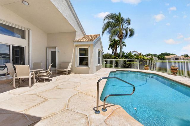 13461 Barcelona Lake Circle, Delray Beach, FL 33446