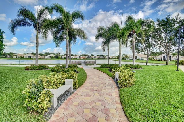 13461 Barcelona Lake Circle, Delray Beach, FL 33446