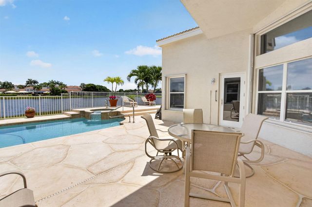 13461 Barcelona Lake Circle, Delray Beach, FL 33446