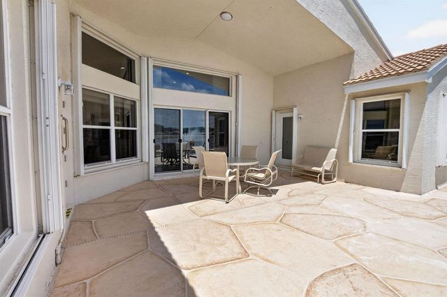 13461 Barcelona Lake Circle, Delray Beach, FL 33446