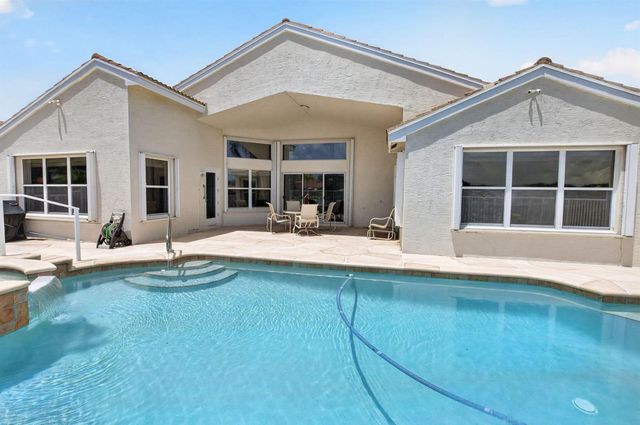 13461 Barcelona Lake Circle, Delray Beach, FL 33446