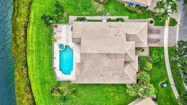 13461 Barcelona Lake Circle, Delray Beach, FL 33446