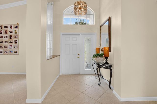 13461 Barcelona Lake Circle, Delray Beach, FL 33446