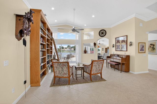13461 Barcelona Lake Circle, Delray Beach, FL 33446