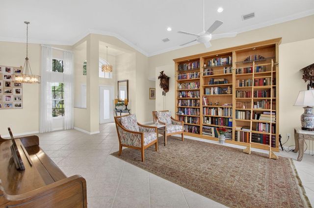 13461 Barcelona Lake Circle, Delray Beach, FL 33446