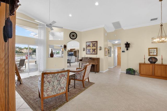 13461 Barcelona Lake Circle, Delray Beach, FL 33446