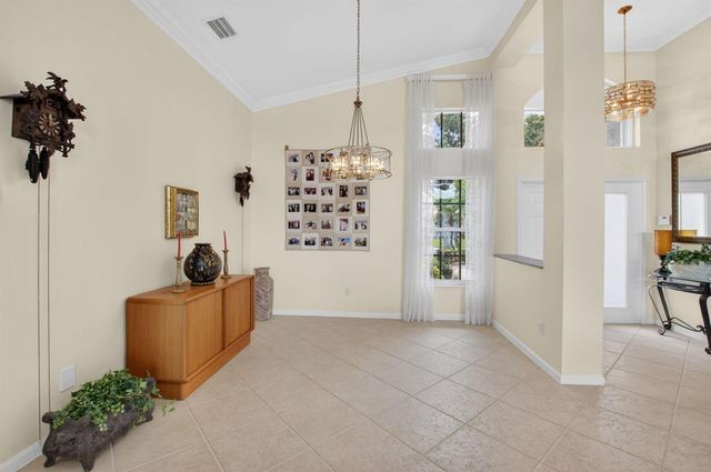 13461 Barcelona Lake Circle, Delray Beach, FL 33446