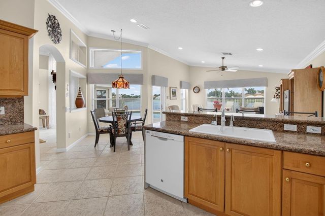 13461 Barcelona Lake Circle, Delray Beach, FL 33446