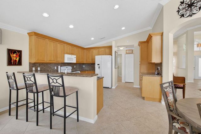 13461 Barcelona Lake Circle, Delray Beach, FL 33446