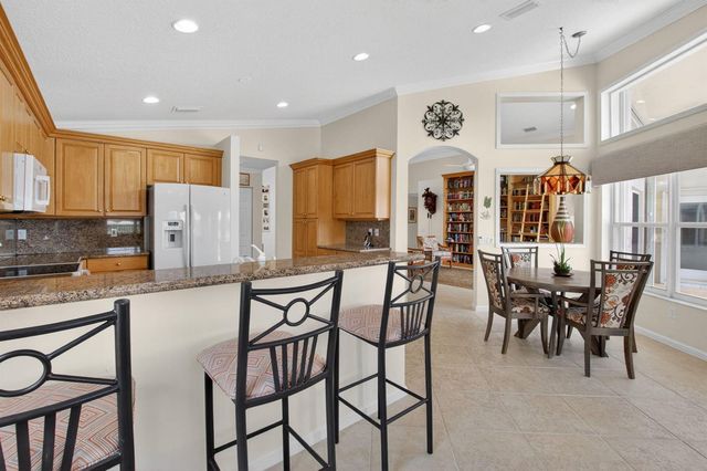 13461 Barcelona Lake Circle, Delray Beach, FL 33446