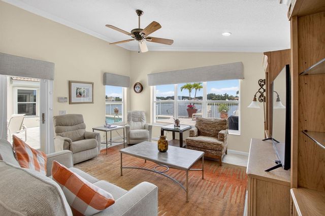 13461 Barcelona Lake Circle, Delray Beach, FL 33446
