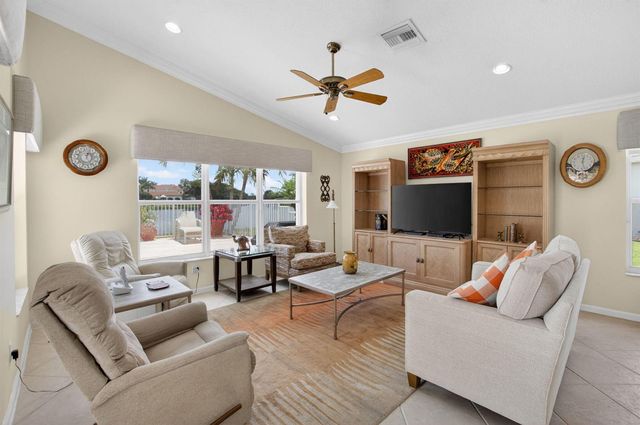 13461 Barcelona Lake Circle, Delray Beach, FL 33446