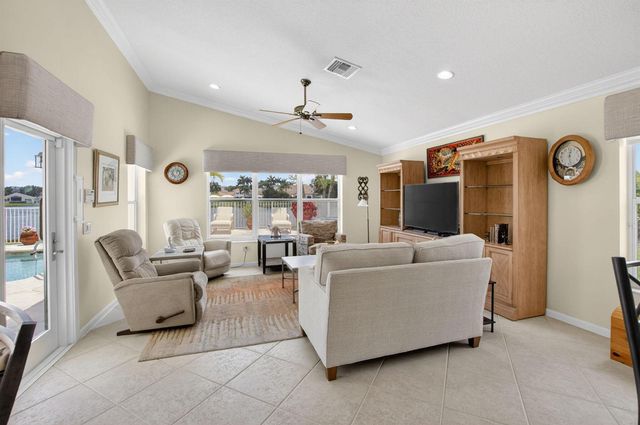 13461 Barcelona Lake Circle, Delray Beach, FL 33446
