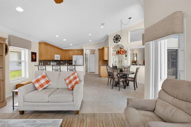 13461 Barcelona Lake Circle, Delray Beach, FL 33446