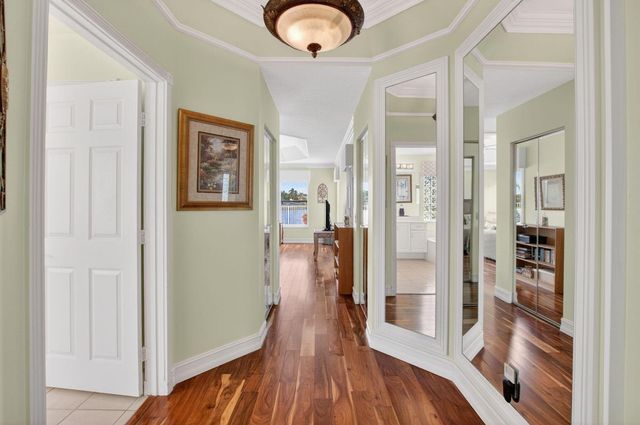 13461 Barcelona Lake Circle, Delray Beach, FL 33446