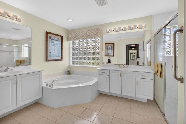 13461 Barcelona Lake Circle, Delray Beach, FL 33446