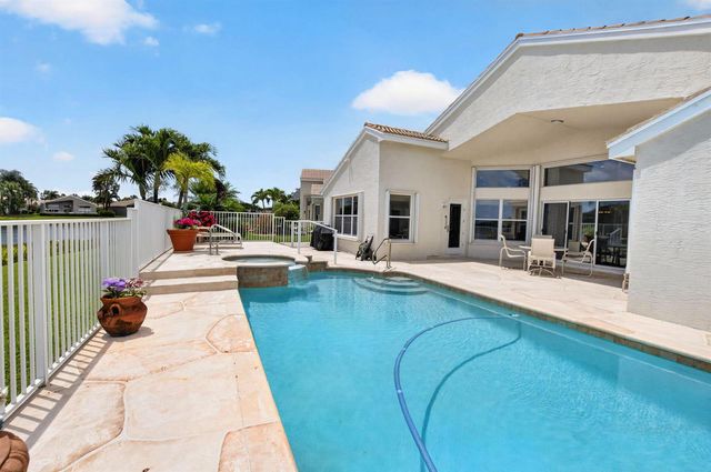 13461 Barcelona Lake Circle, Delray Beach, FL 33446