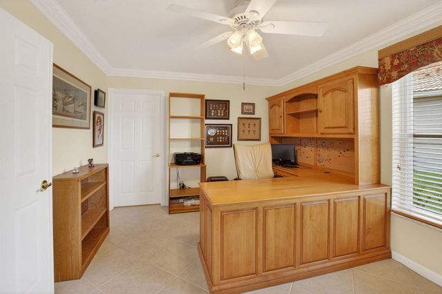 13461 Barcelona Lake Circle, Delray Beach, FL 33446