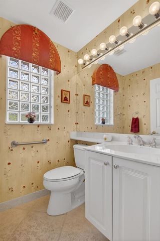 13461 Barcelona Lake Circle, Delray Beach, FL 33446