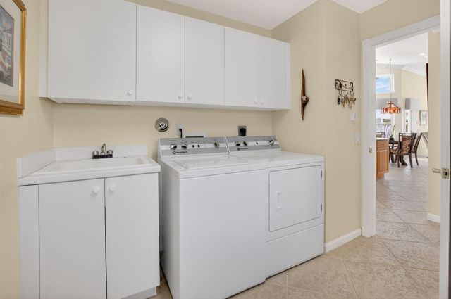 13461 Barcelona Lake Circle, Delray Beach, FL 33446