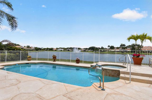 13461 Barcelona Lake Circle, Delray Beach, FL 33446