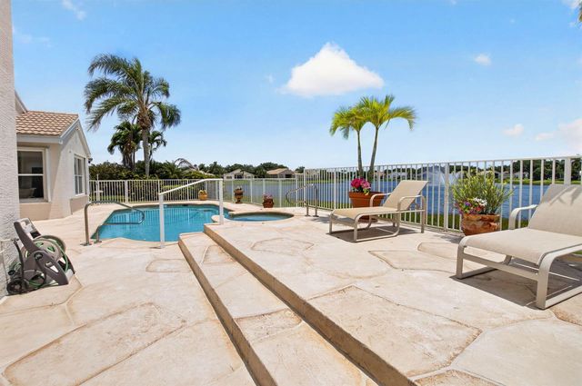 13461 Barcelona Lake Circle, Delray Beach, FL 33446