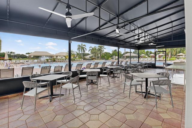 13461 Barcelona Lake Circle, Delray Beach, FL 33446
