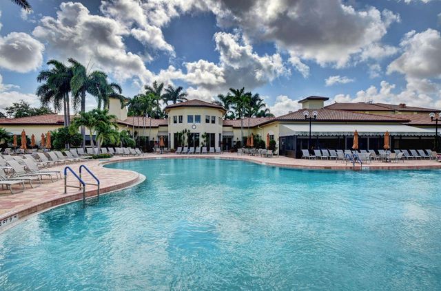 13461 Barcelona Lake Circle, Delray Beach, FL 33446