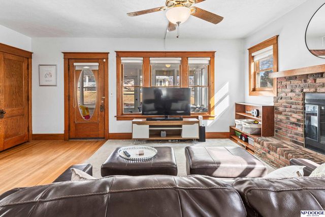 2356 S 35th Avenue, Omaha, NE 68105