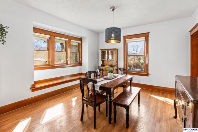 2356 S 35th Avenue, Omaha, NE 68105