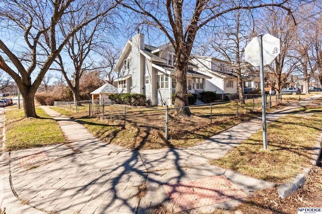 2356 S 35th Avenue, Omaha, NE 68105